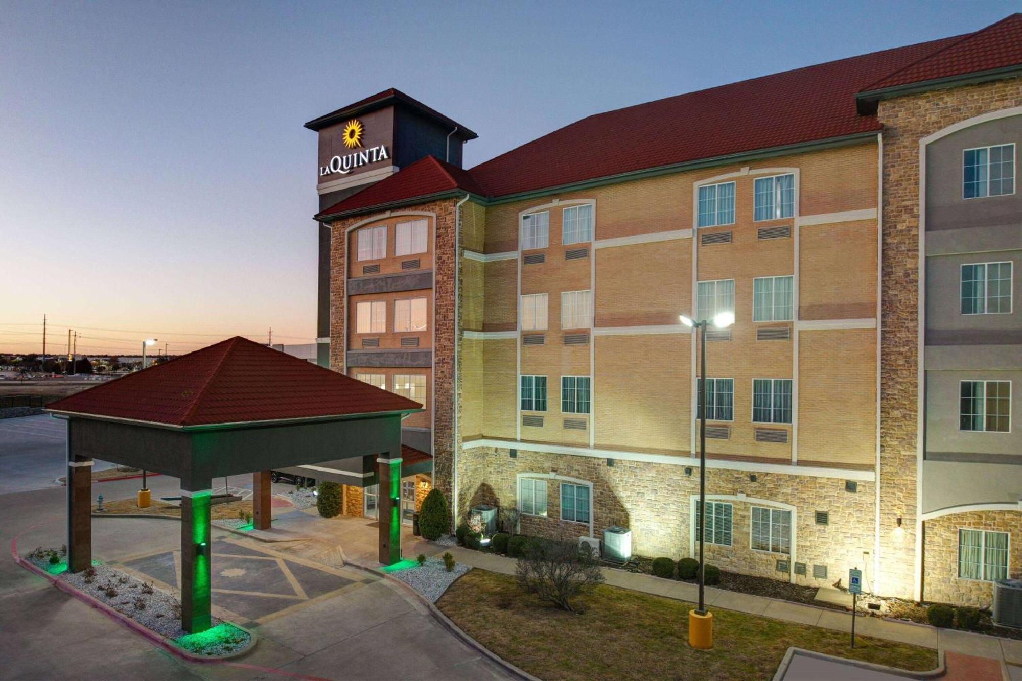 La Quinta By Wyndham Allen At The Village Ngoại thất bức ảnh